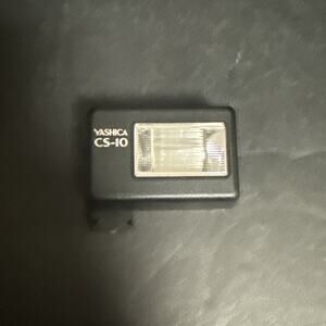 Yashica CS-10 Auto Shoe Mount Camera Flash Battery Power Tested Photography